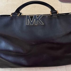 Black Leather MK Purse Wonderful condition only used a few times